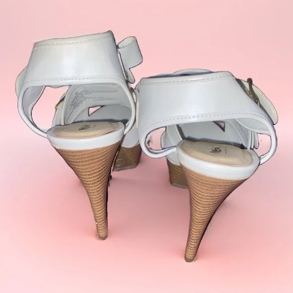 Mossimo Pavan White High Heel Shoes - Picture 5 of 6